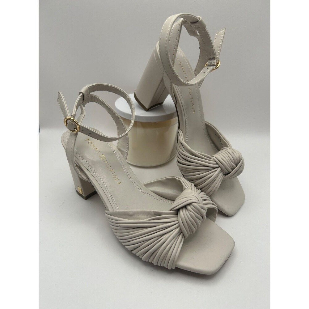 Tommy Hilfiger Sarifina Women's Open Toed Sandals Taupe Cream Heels Size 6M